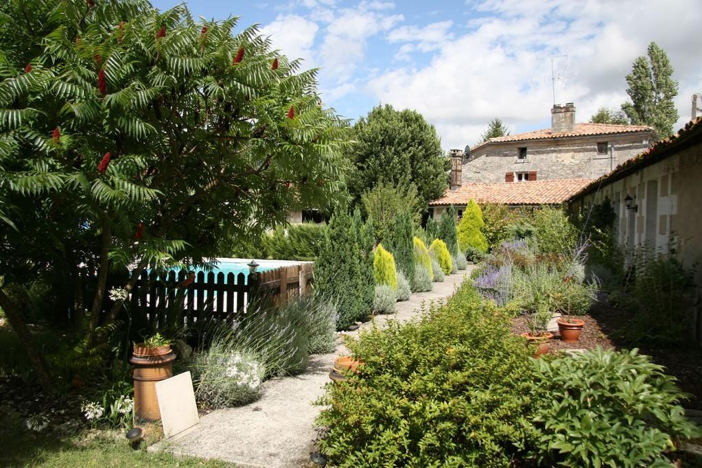 La Tonnellerie Bed & Breakfast Chateauneuf-sur-Charente Exterior photo